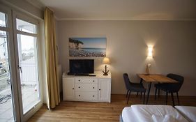 Meeresblick Residenzen FeWo 30, inklusive Sauna und Schwimmbadnutzung im AHOI Sellin